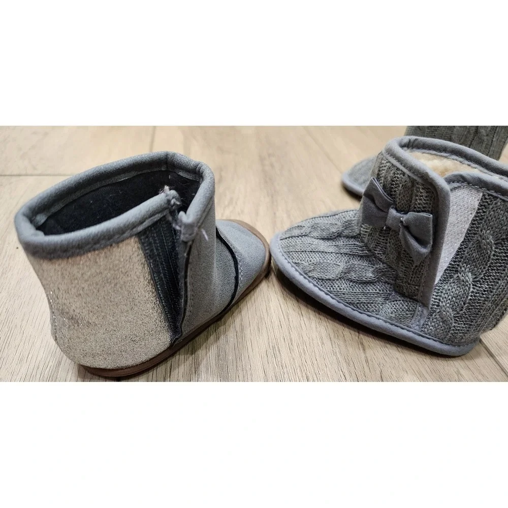 Baby Girls Gray‎ Boots (2 pair) Sparkle Knit Crib Shoes Size 2